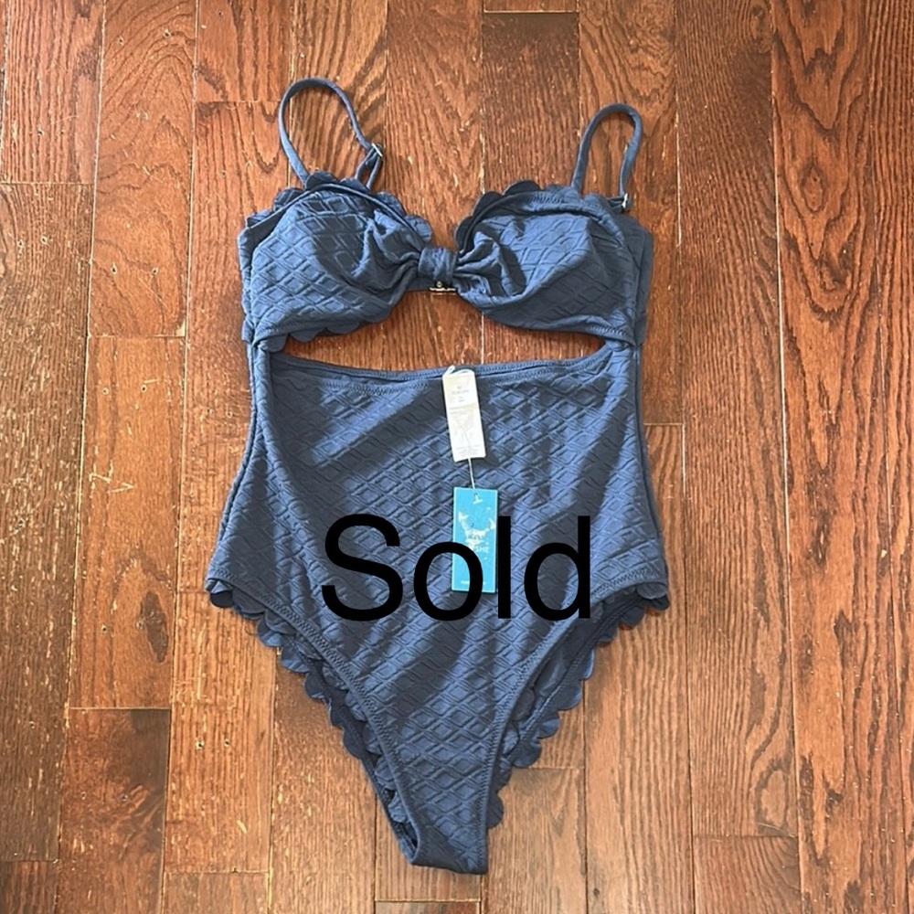Cupshe Blue One Piece Swimsuit with Cut-Out Design